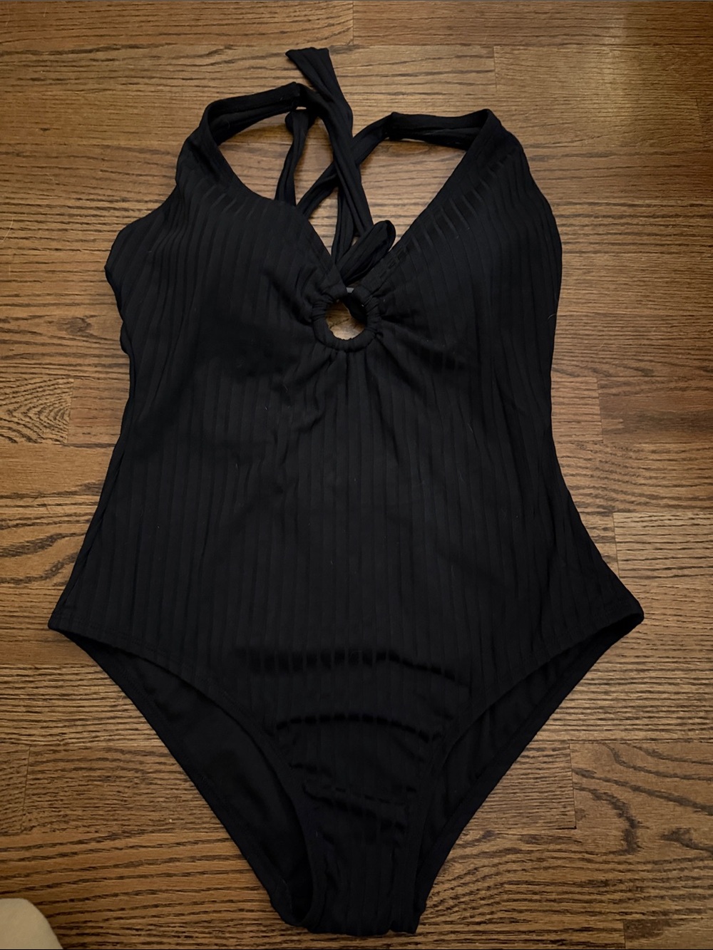 Ladies Black ribbed One-Piece Swimsuit with Front Ring Detail Sz large